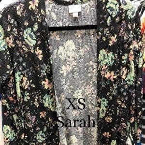 New lularoe gray floral cardigan Xs